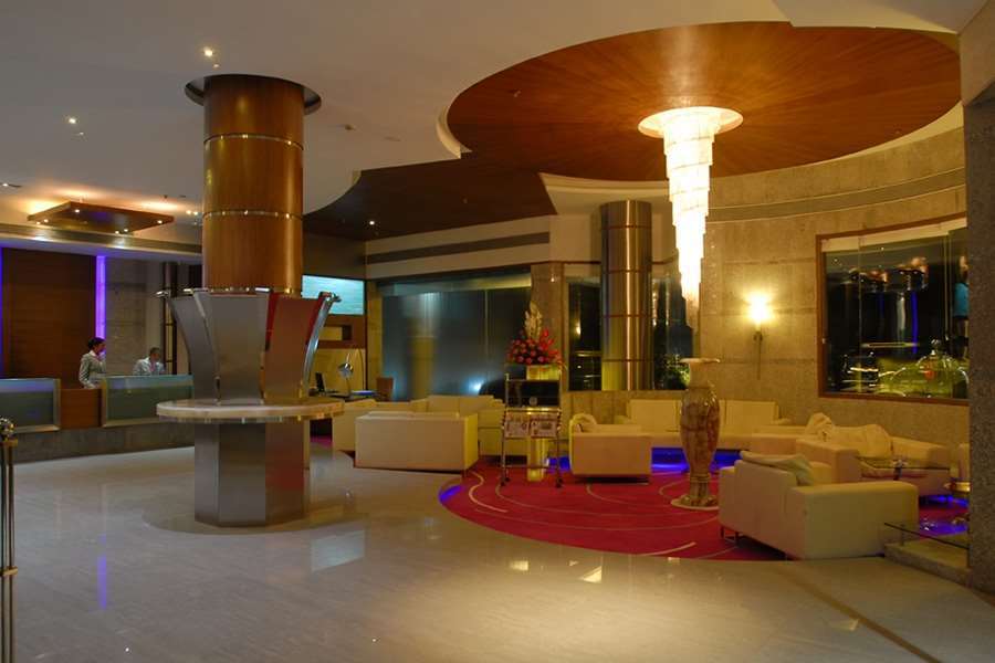 Peninsula Grand Hotel Mumbai Exterior photo